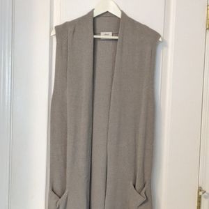 Aritzia Wilfred Knit Vest in Grey size Medium